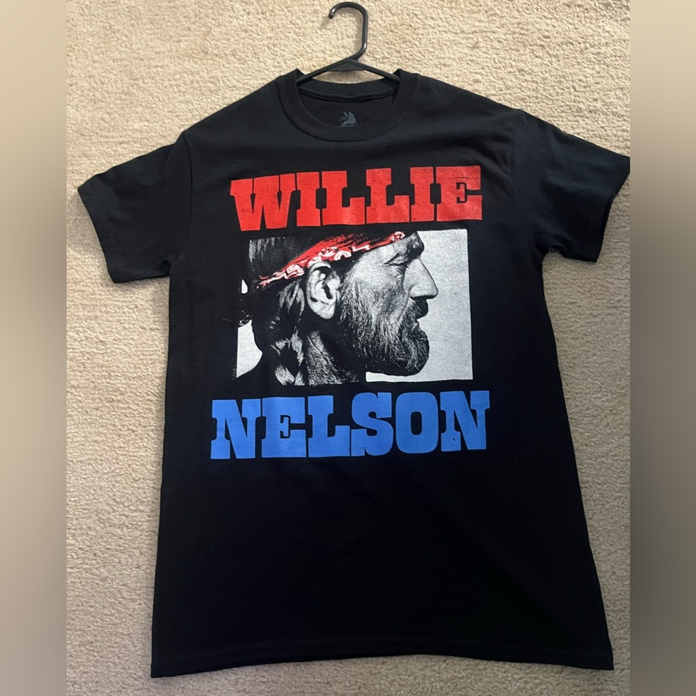 BRAND NEW WILLIE NELSON MENS T SHIRT BANDANNA ZION SMALL